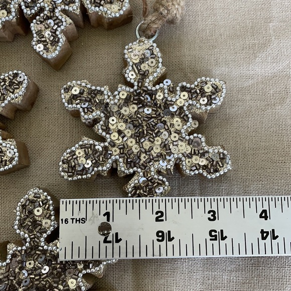 Wood snowflake ornaments. Handmade ornaments - Picture 6 of 6